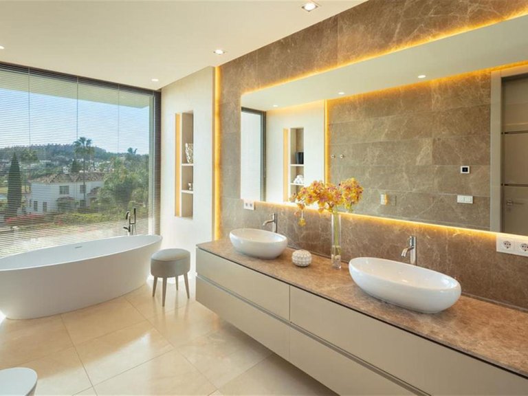 Villa for Sale in Marbella, Malaga 13