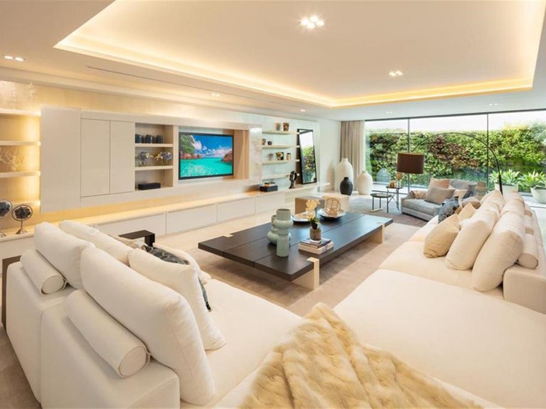 Villa for Sale in Marbella, Malaga 16