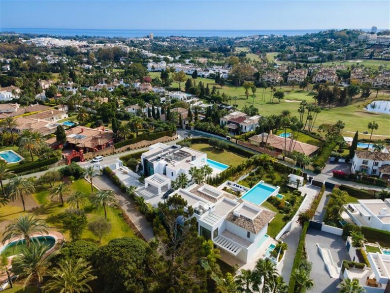 Villa for Sale in Marbella, Malaga 24