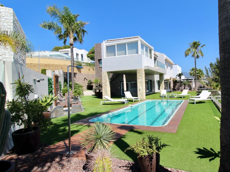 Villa for Sale in Estepona, Malaga 2