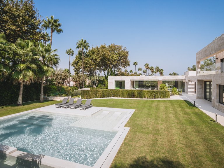 Villa for Sale in Sotogrande, Cadiz 3