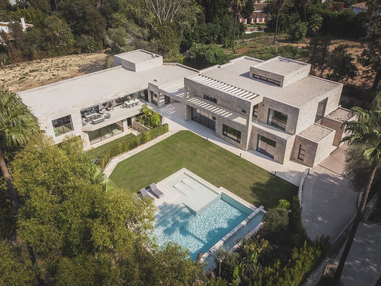 Villa for Sale in Sotogrande, Cadiz 2