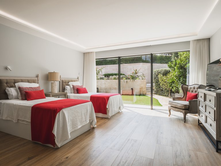 Villa for Sale in Sotogrande, Cadiz 25