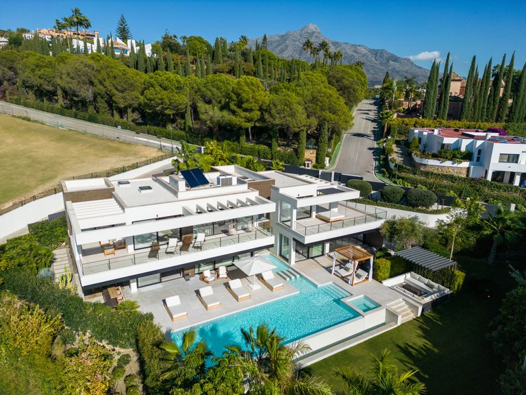 Villa for Sale in Nueva Andalucia Malaga 21
