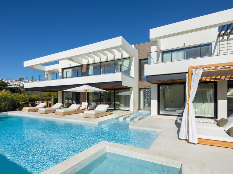 Villa for Sale in Nueva Andalucia Malaga 1