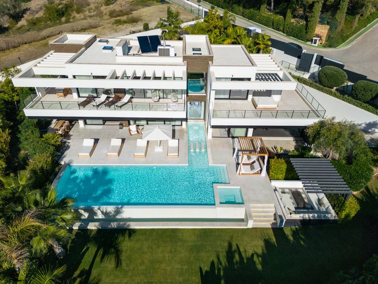 Villa for Sale in Nueva Andalucia Malaga 22