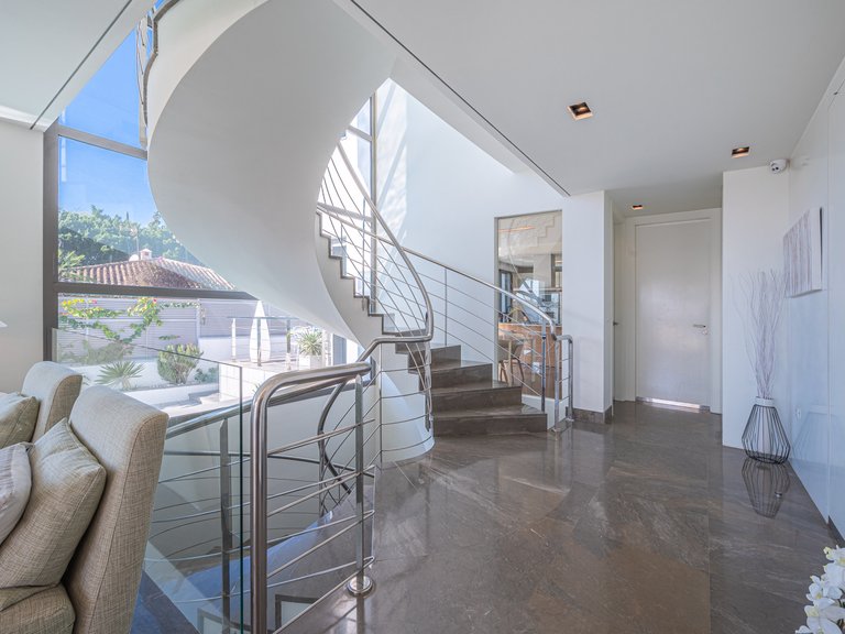 Villa for Sale in Marbella Golden Mile Malaga 41