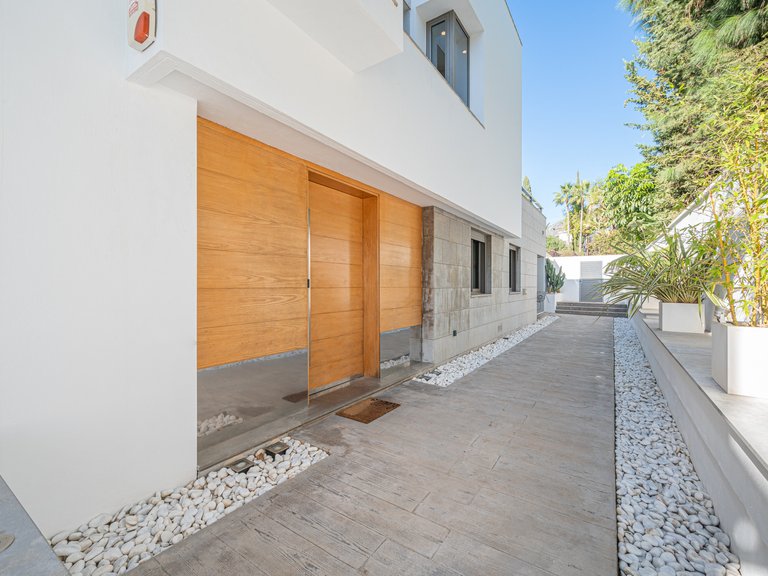 Villa for Sale in Marbella Golden Mile Malaga 39