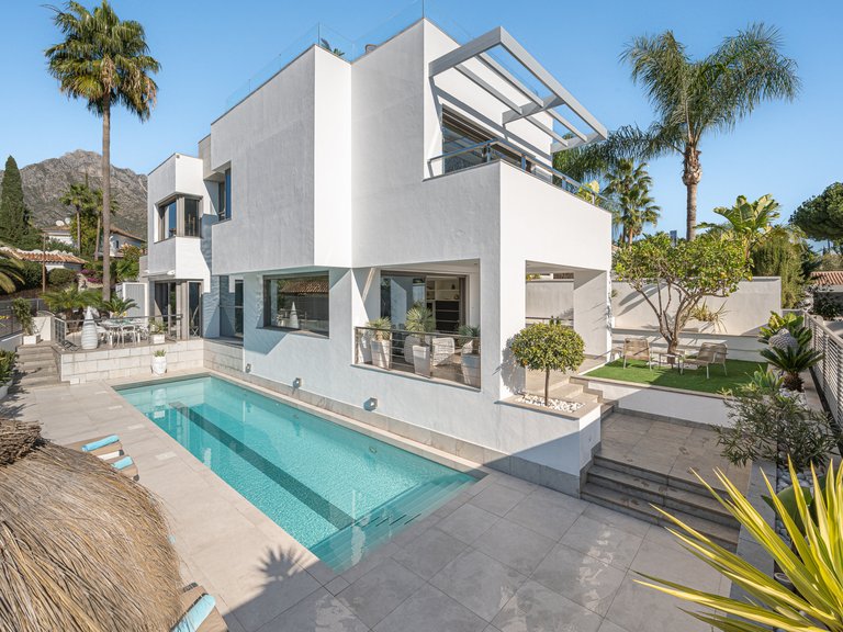 Villa for Sale in Marbella Golden Mile Malaga 1