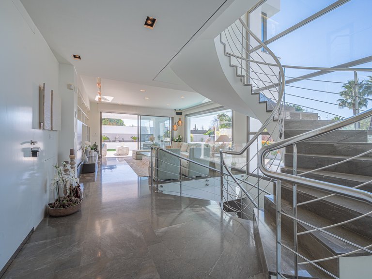 Villa for Sale in Marbella Golden Mile Malaga 38