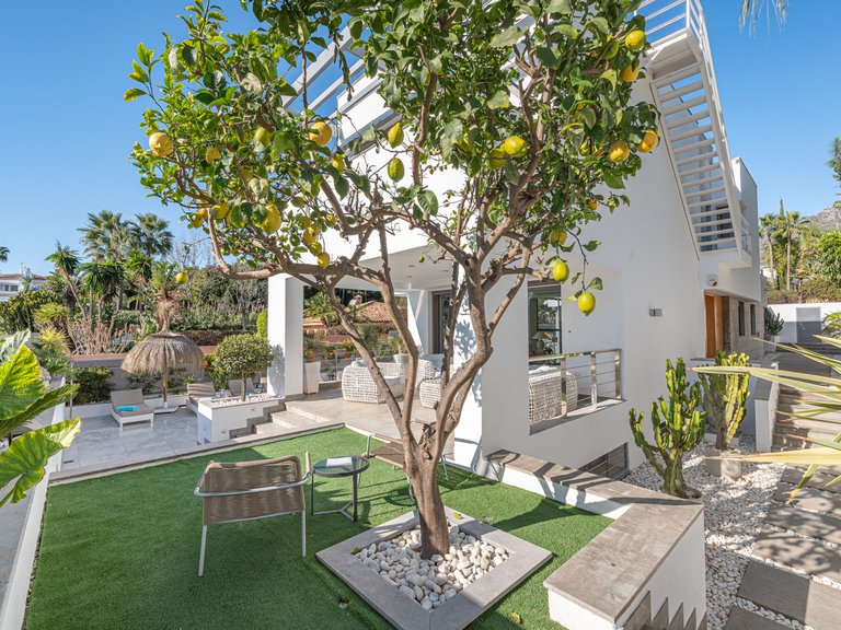 Villa for Sale in Marbella Golden Mile Malaga 24