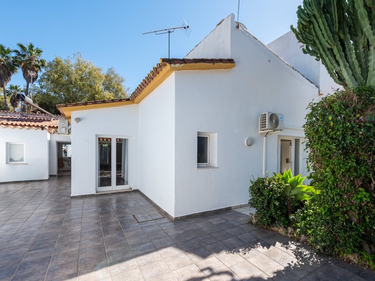 Villa for Sale in San Pedro de Alcantara Malaga 28
