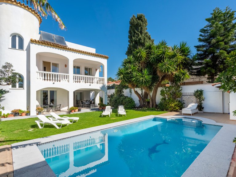 Villa for Sale in San Pedro de Alcantara Malaga 30