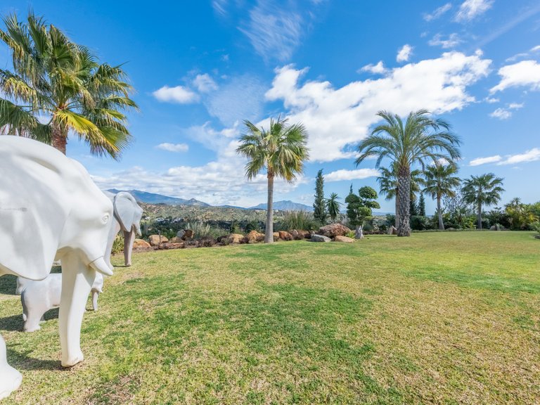 Villa for Sale in Estepona Malaga 32