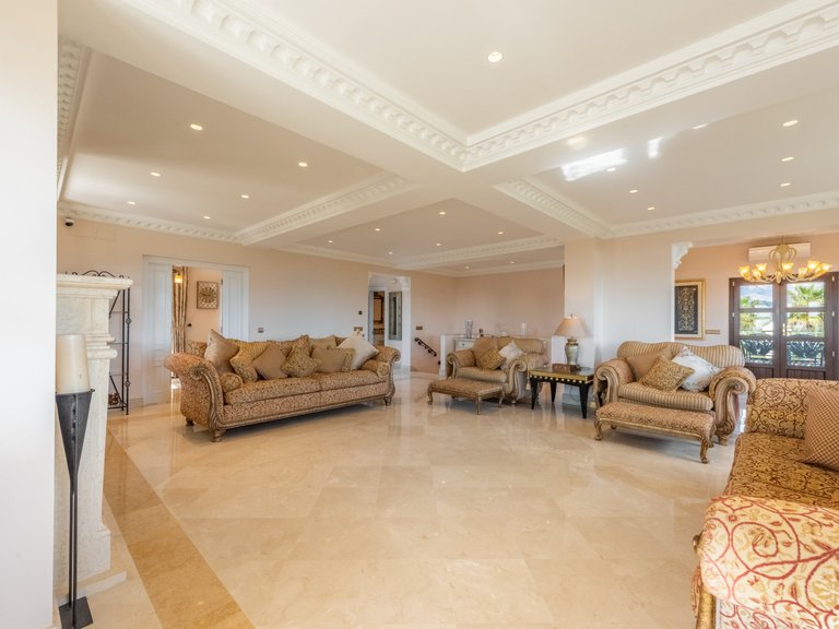 Villa for Sale in Estepona Malaga 8