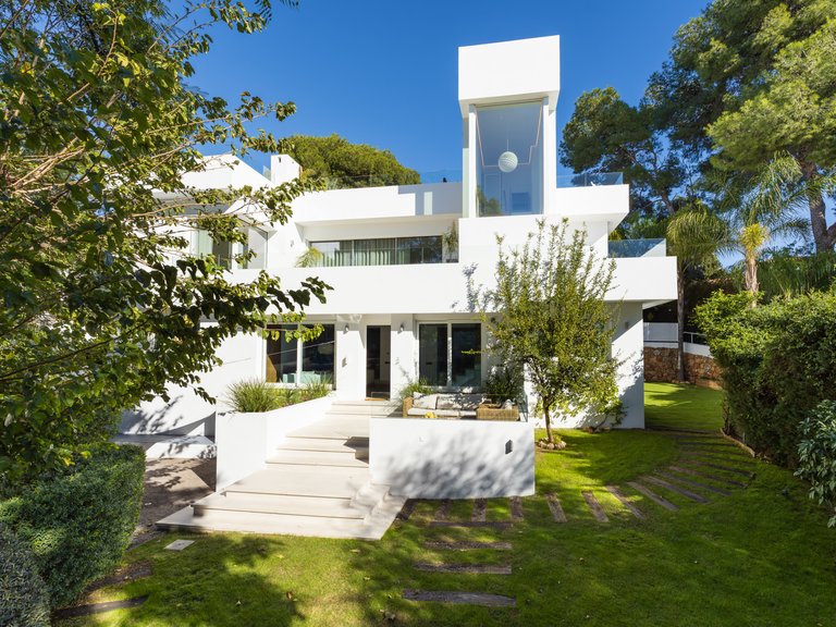 Villa for Sale in Nueva Andalucia Malaga 41
