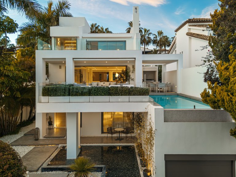 Villa for Sale in Marbella Golden Mile Malaga 32