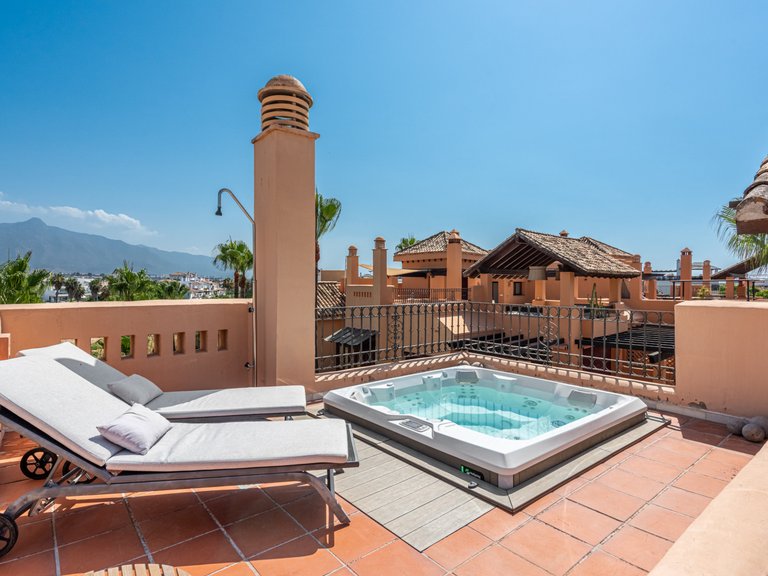 Penthouse for Sale in San Pedro de Alcantara Malaga 6