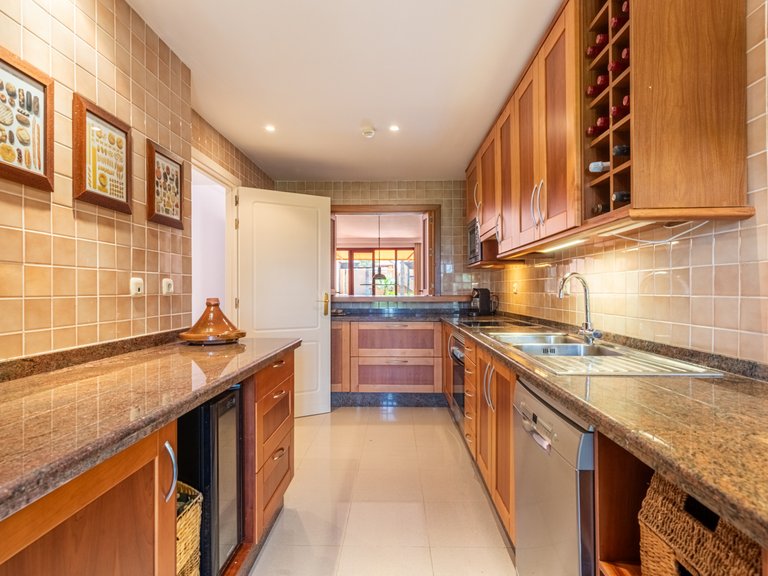 Penthouse for Sale in San Pedro de Alcantara Malaga 17