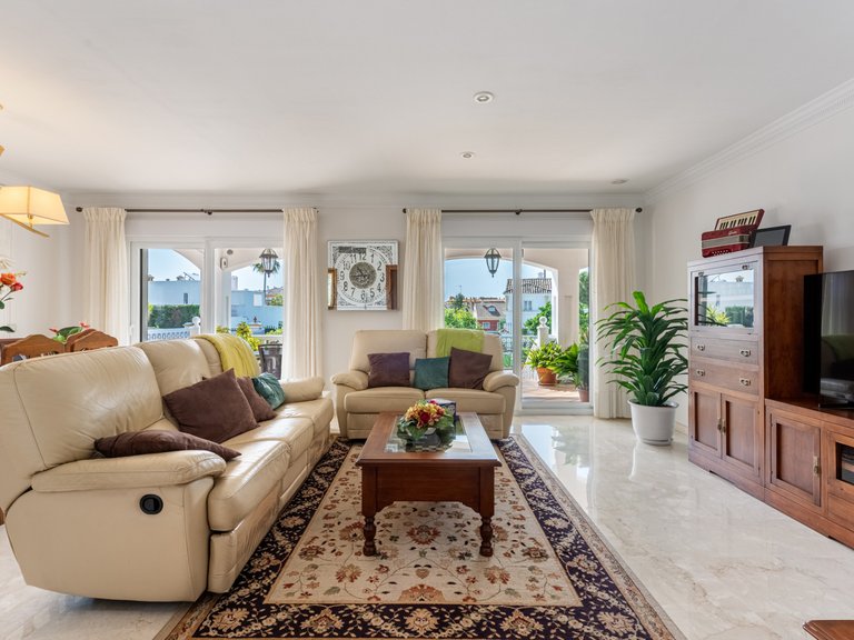 Villa for Sale in San Pedro de Alcantara Malaga 5