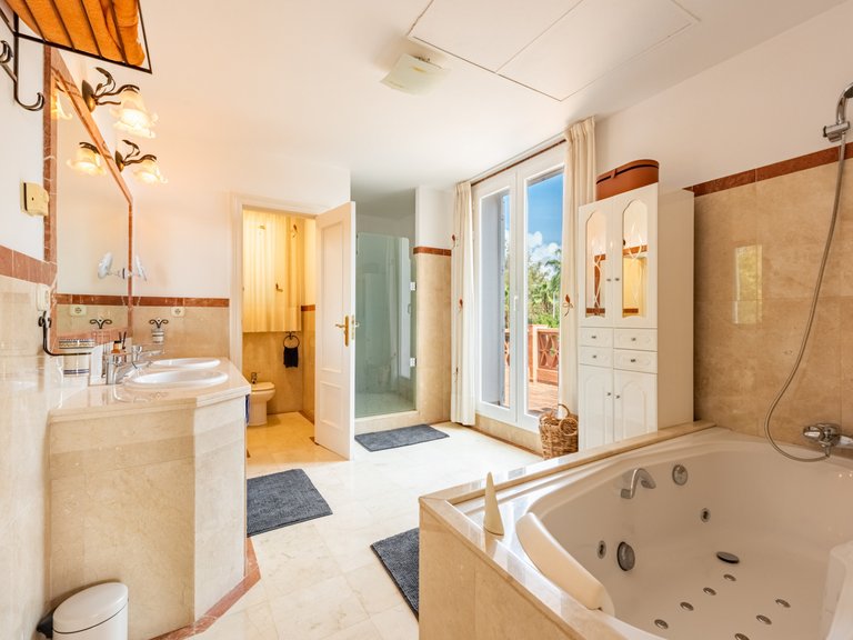 Villa for Sale in Casares Malaga 14