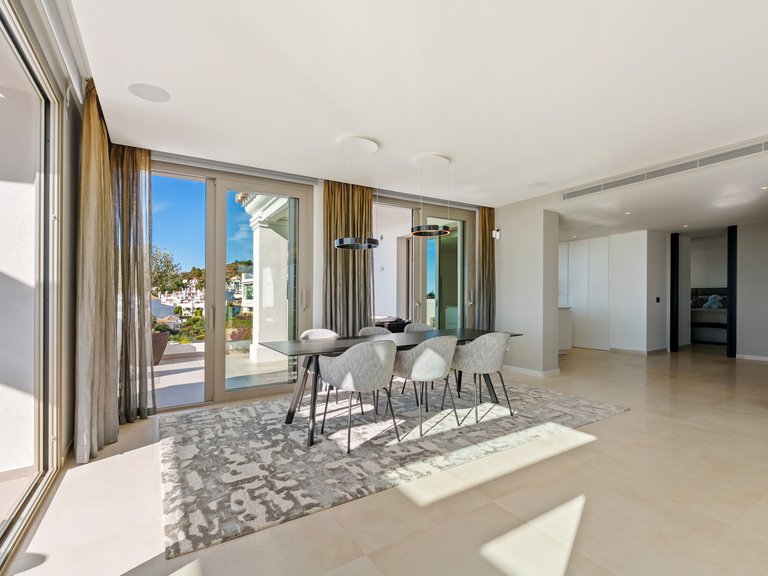 Penthouse for Sale in Nueva Andalucia Malaga 4