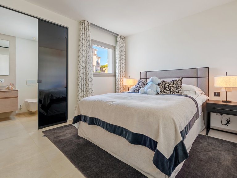 Penthouse for Sale in Nueva Andalucia Malaga 18