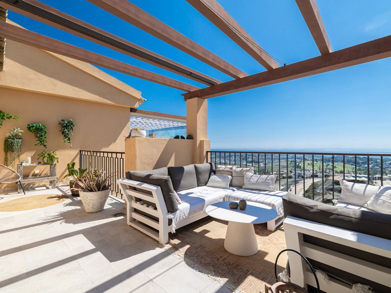 Penthouse for Sale in Benahavis Malaga 1