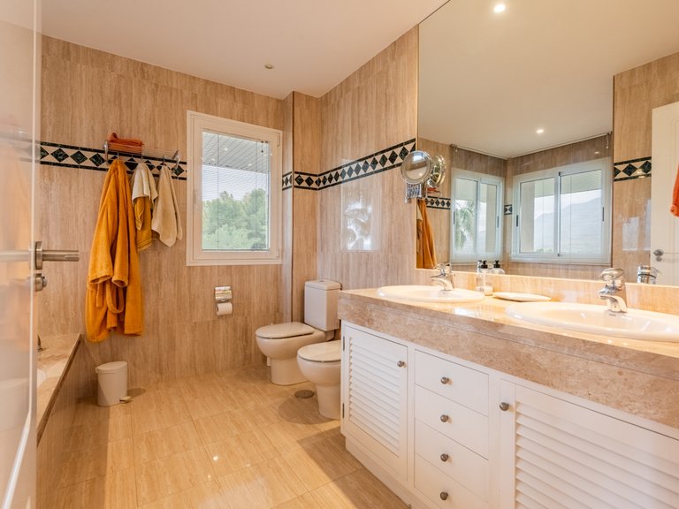 Apartment for Sale in Nueva Andalucia Malaga 18