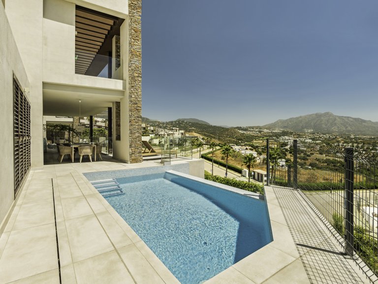 Villa for Sale in Benahavis Malaga 3