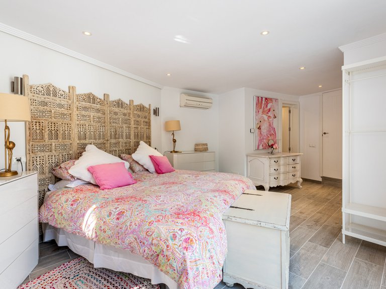 Villa for Sale in Benahavis Malaga 17