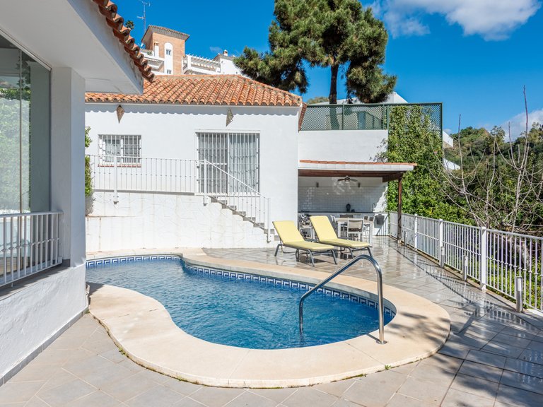 Villa for Sale in Benahavis Malaga 27