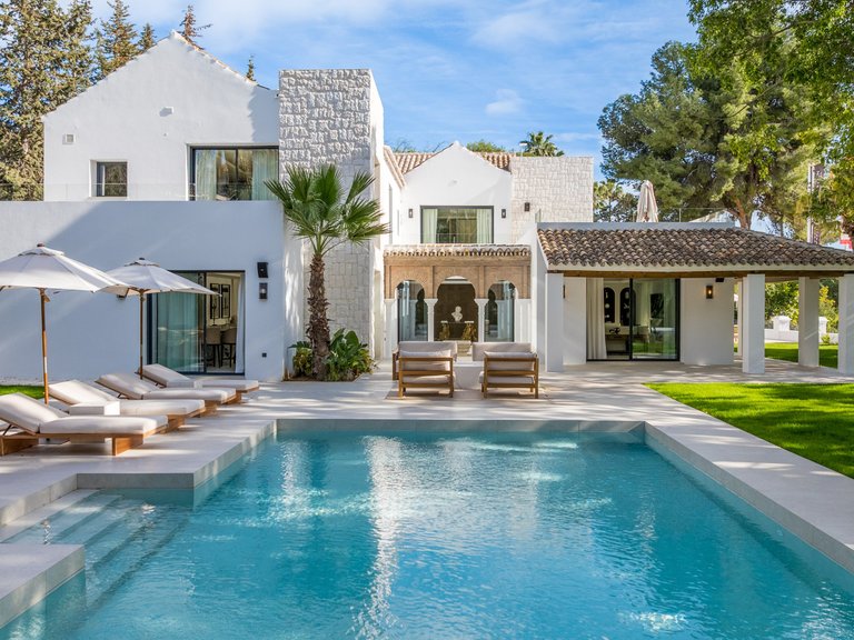 Villa for Sale in Nueva Andalucia Malaga 1