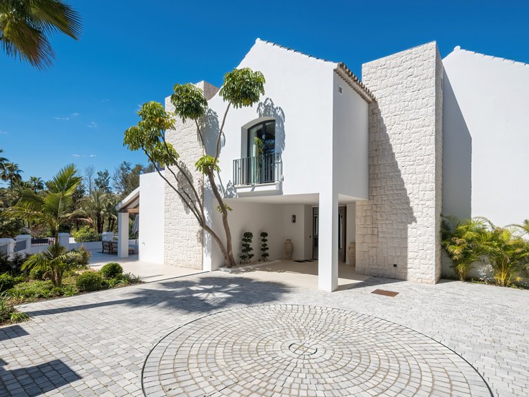 Villa for Sale in Nueva Andalucia Malaga 47