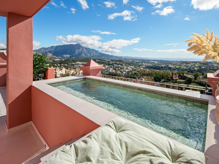 Penthouse for Sale in Benahavis Malaga 43