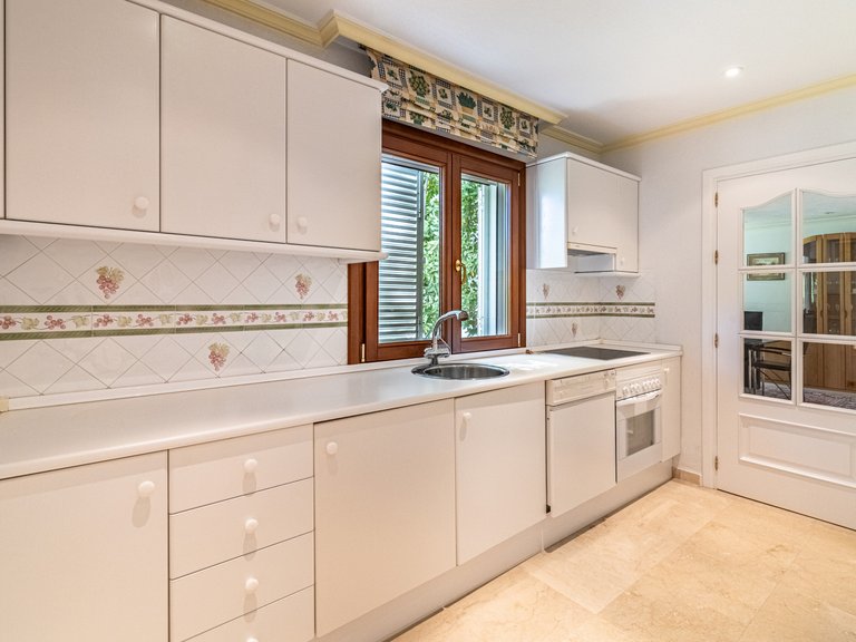 Villa for Sale in Estepona Malaga 14