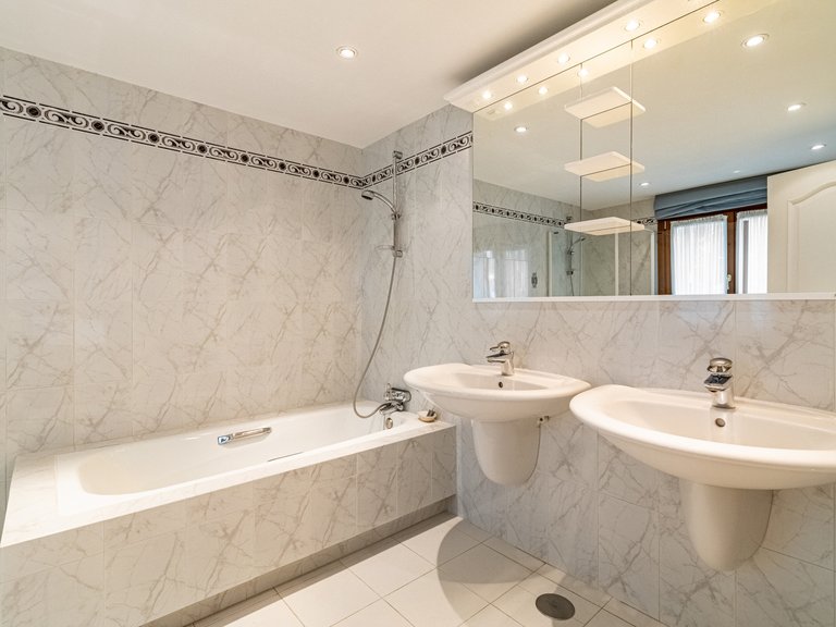 Villa for Sale in Estepona Malaga 25