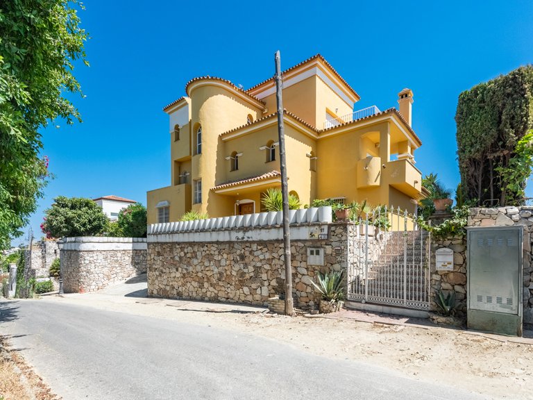 Villa for Sale in Estepona Malaga 41