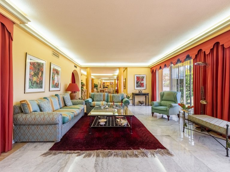 Villa for Sale in Estepona Malaga 4