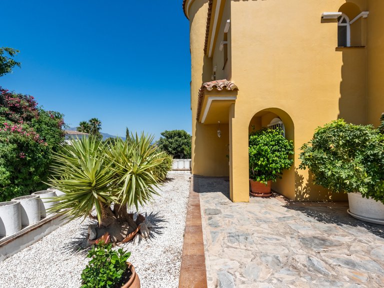 Villa for Sale in Estepona Malaga 12