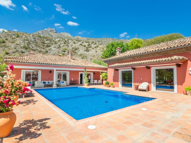 Villa for Sale in Marbella Golden Mile Malaga 1