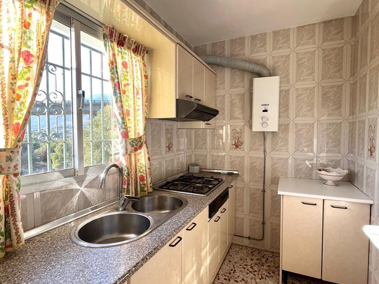 Country House for Sale in Guadalobon, Estepona, Malaga 7