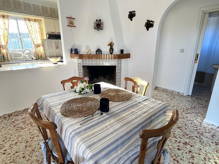 Country House for Sale in Guadalobon, Estepona, Malaga 3