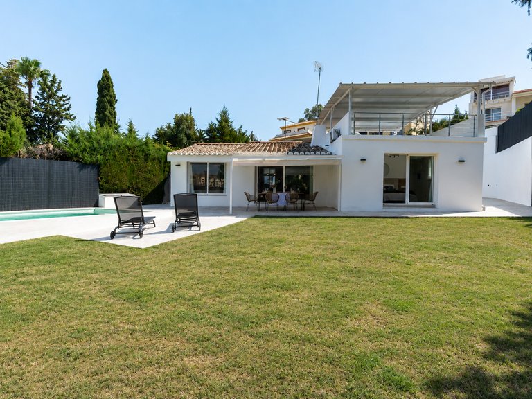 Villa for Sale in Estepona, Malaga 1