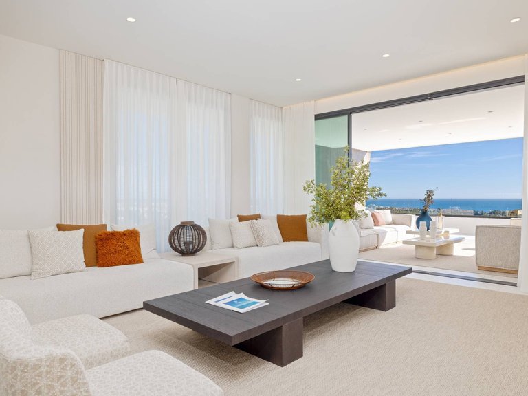 Apartment for Sale in La Boladilla Alta, Estepona, Malaga 3