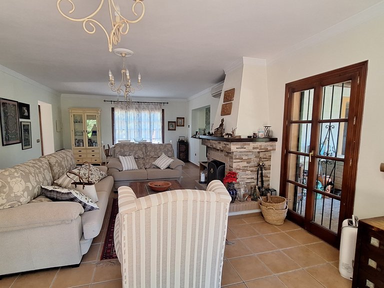 Country House for Sale in El Velerin, Estepona, Malaga 10