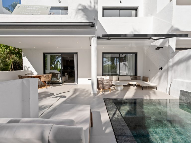Town House for Sale in El Campanario, Estepona, Malaga 2