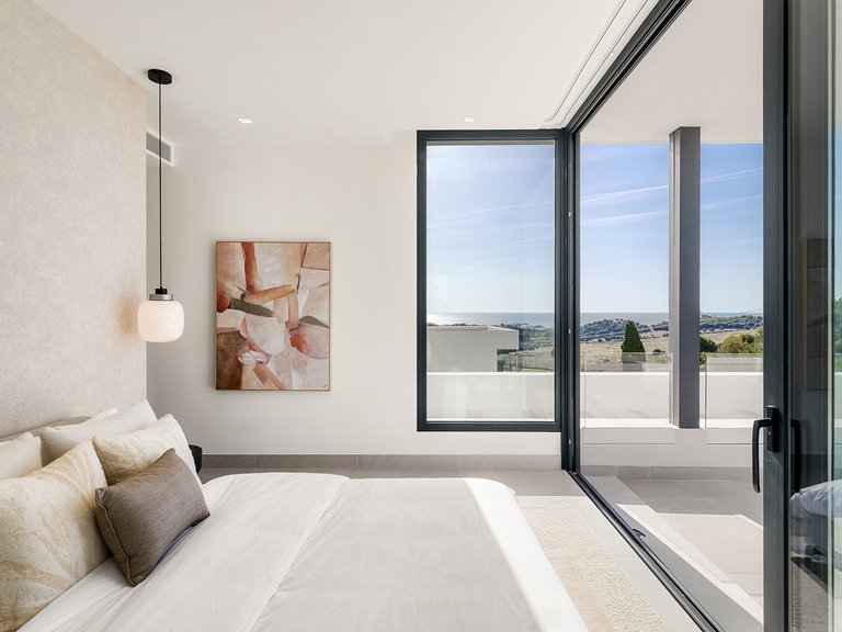 Villa for Sale in Estepona Golf, Estepona, Malaga 16