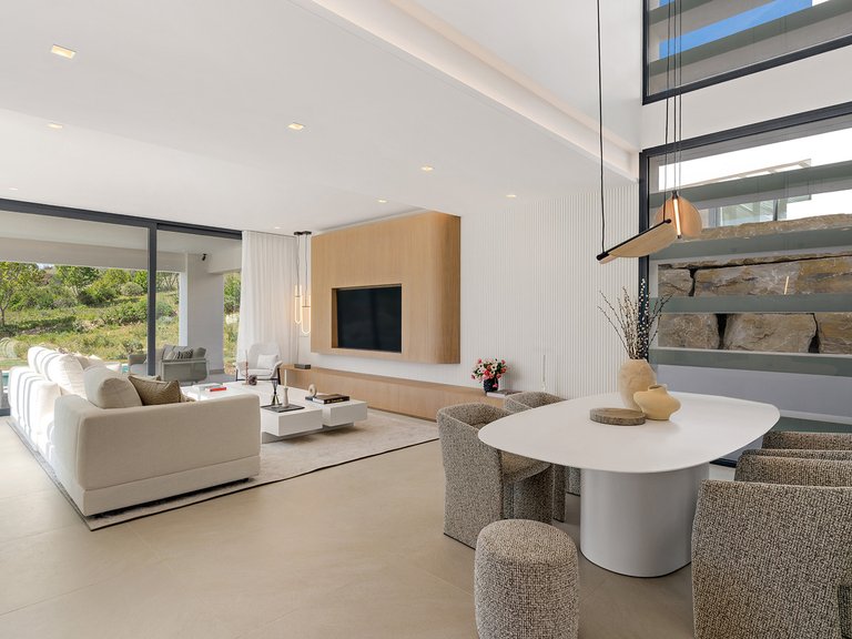 Villa for Sale in Estepona Golf, Estepona, Malaga 3