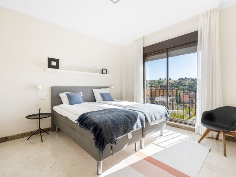 Villa for Sale in Azata Golf, Estepona, Malaga 10
